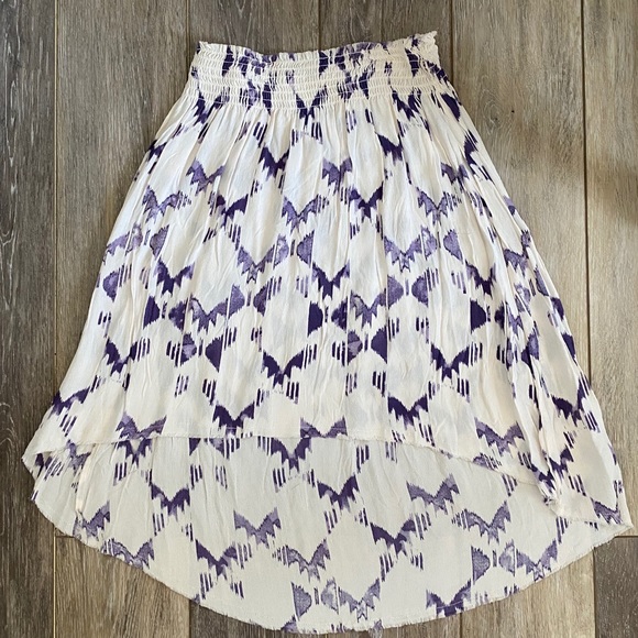 High-Low Skirt - Picture 3 of 5